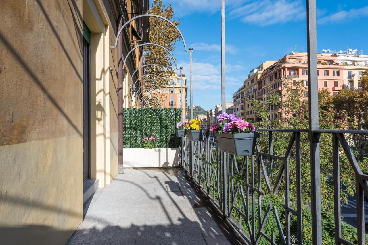 Vatican Home With Balcony Rom Exteriör bild